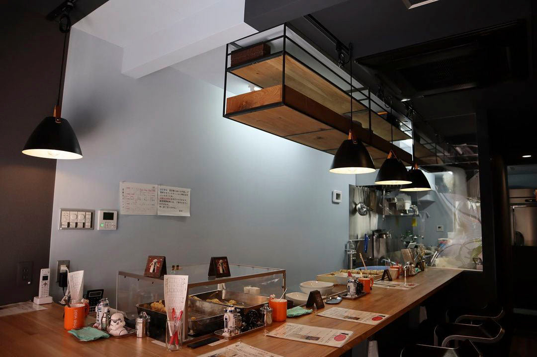 無垢アイアン吊棚 キッチンシェルフ ハンギングシェルフ オーク無垢材 店舗什器 カフェ 飲食店