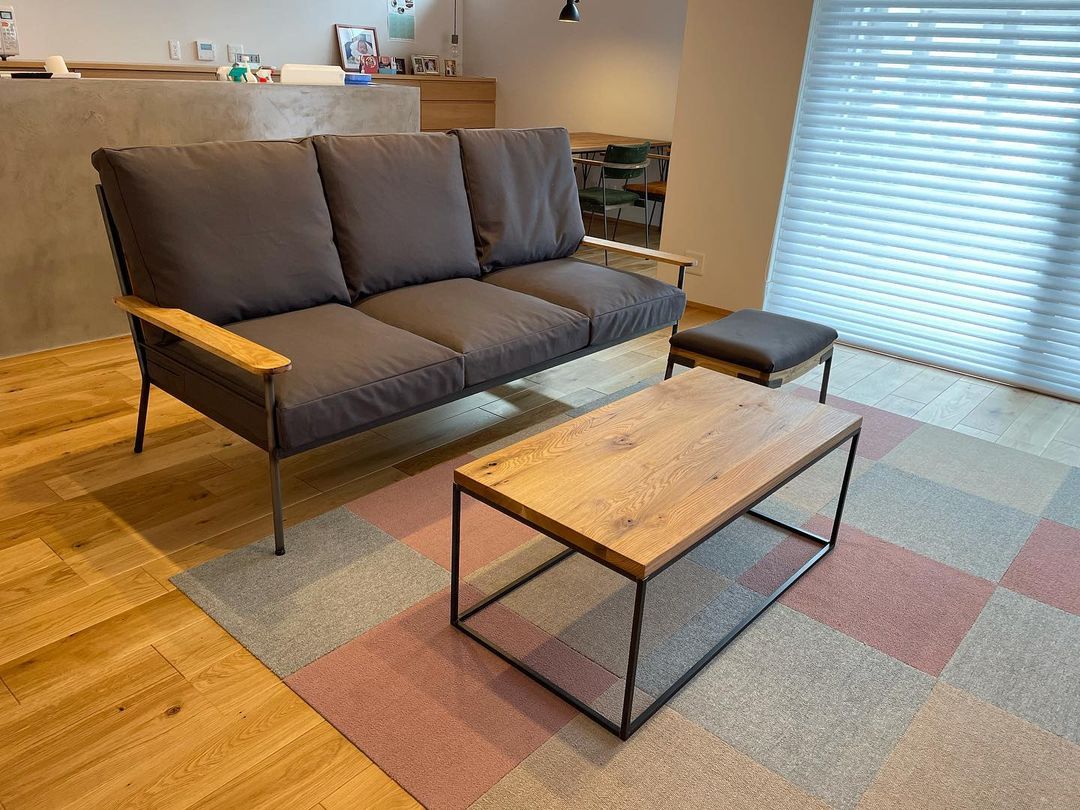 w-006 3人掛けアイアンソファ / アイアンダイニングチェア / オークローテーブル / アイアンスツール