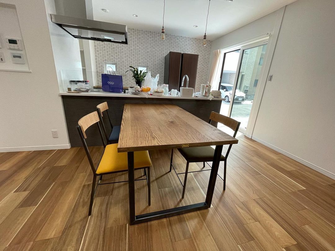 フルオーダーの無垢アイアンダイニングテーブル 帆布チェア