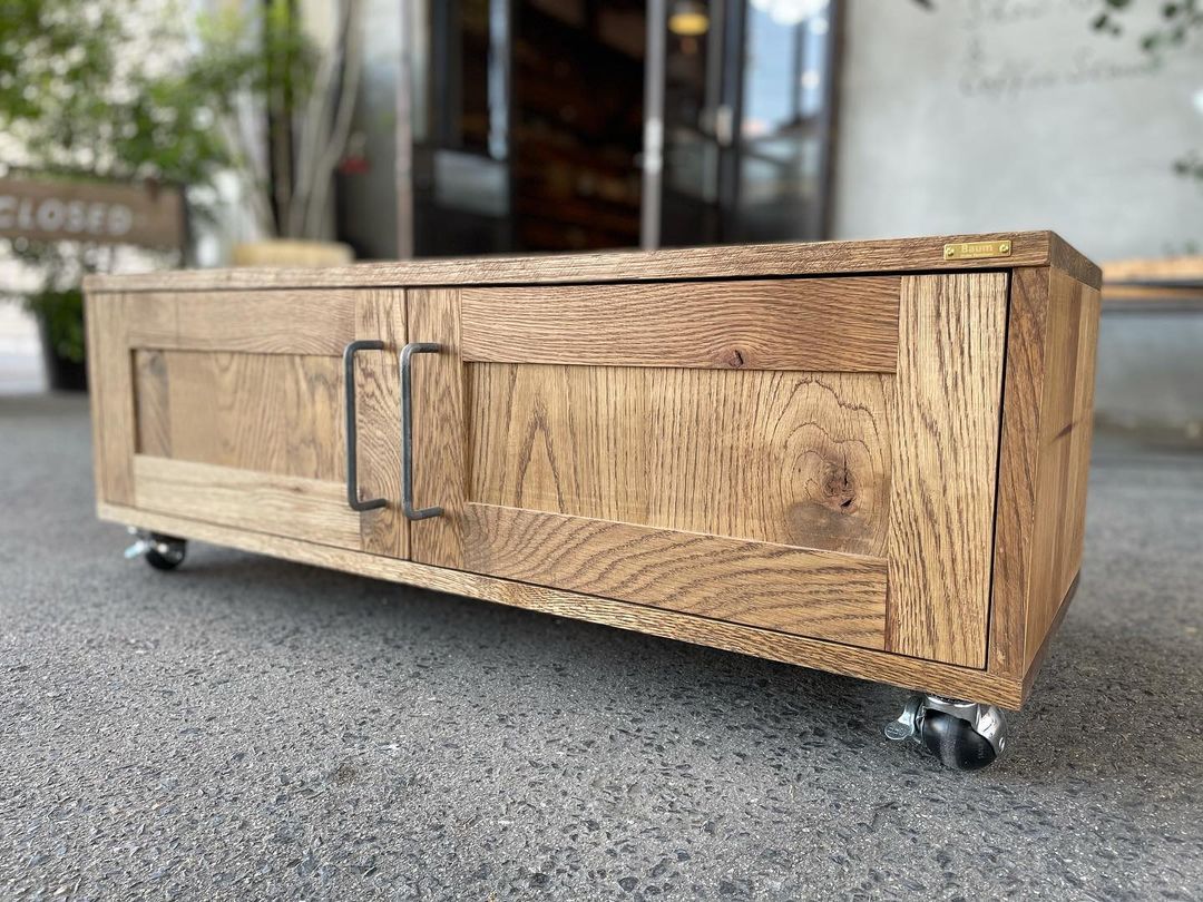 フルオーダー無垢アイアンコーナーテレビボード