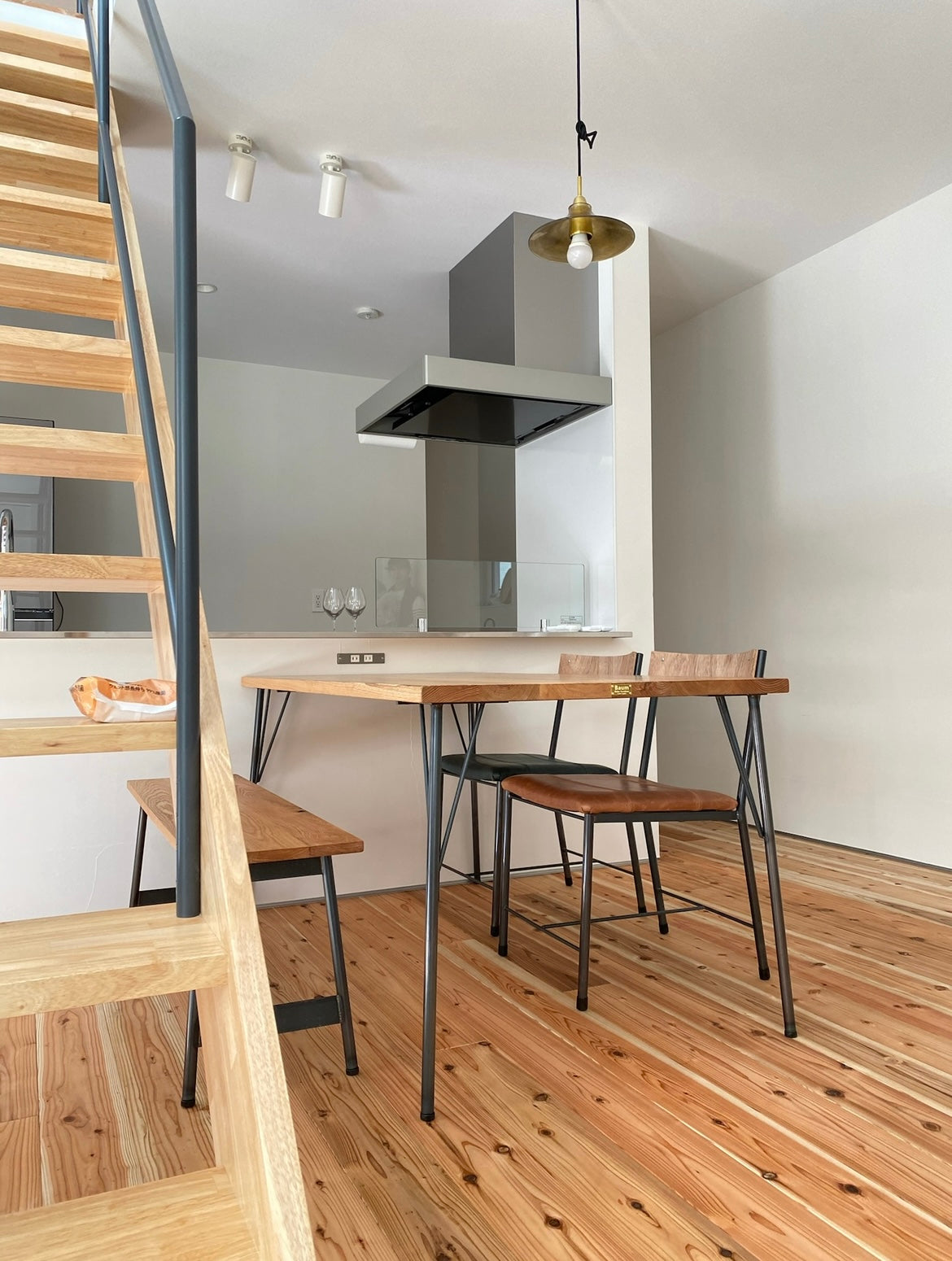 w-041 アイアンダイニングテーブル / アイアンダイニングベンチ / アイアンダイニングチェア / コーデュロイソファ / アイアンカップボード