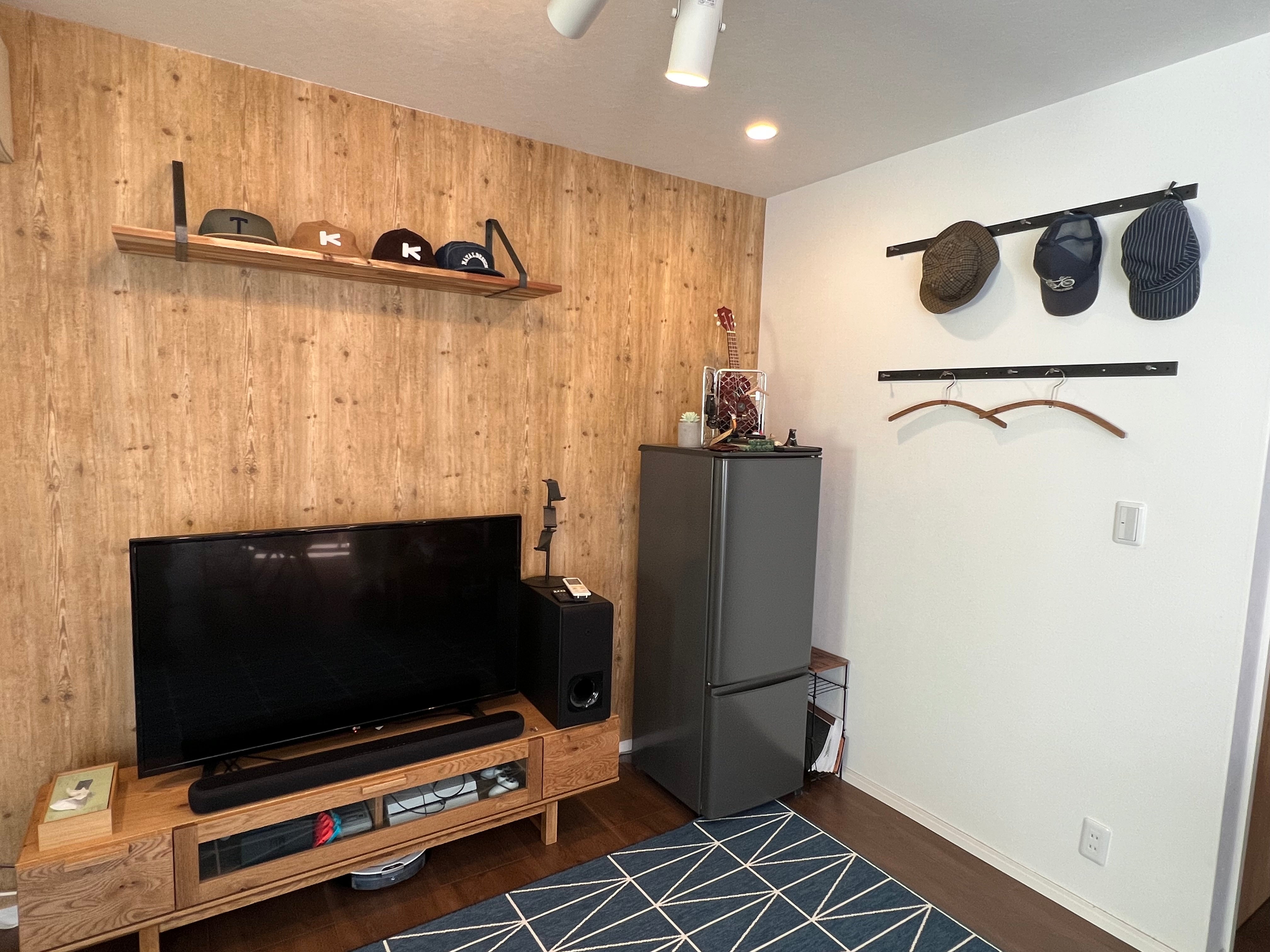 アイアンとアカシア集成材で作ったダイニングテーブル