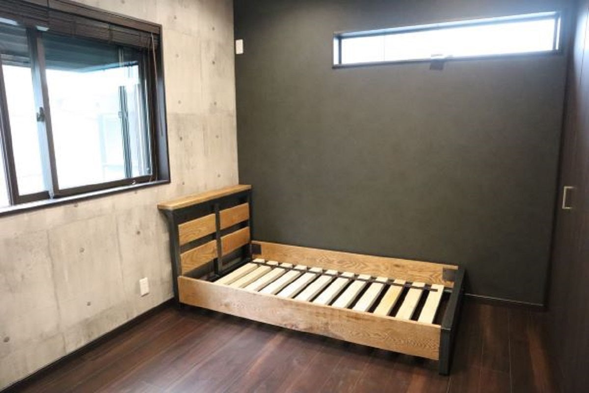 無垢アイアンベッドフレーム オーク無垢材