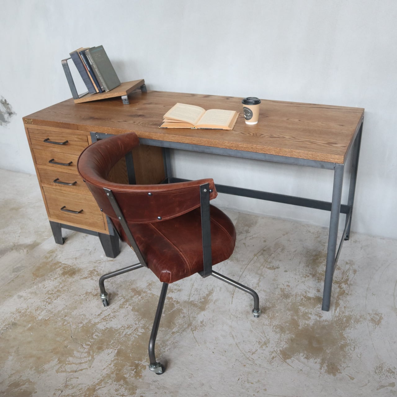 P.D Desk