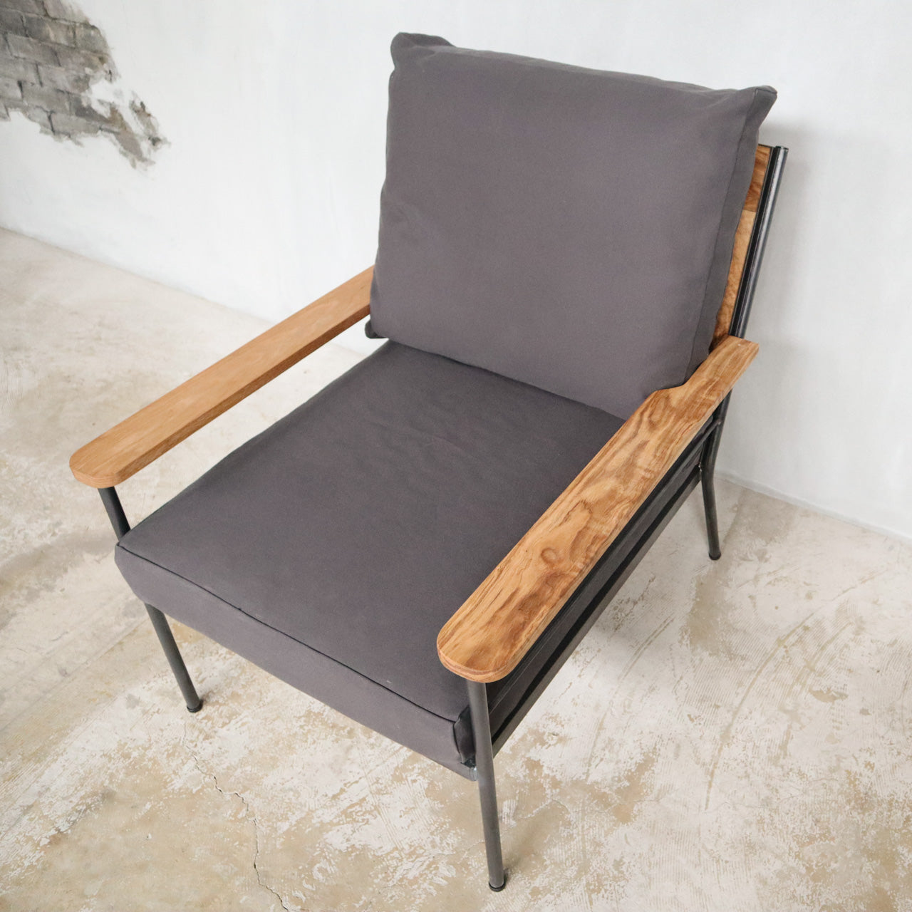 Y.T Sofa 1seater