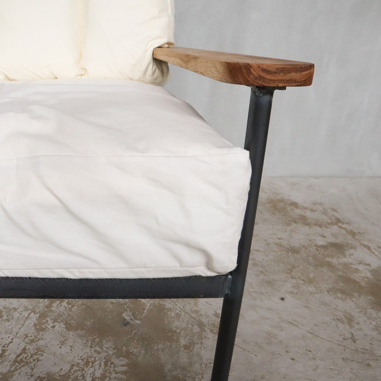 Y.T Sofa 1seater