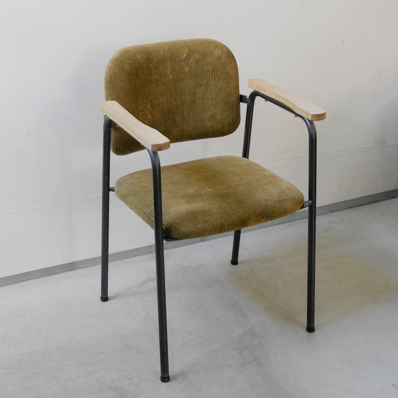 Y.T Chair