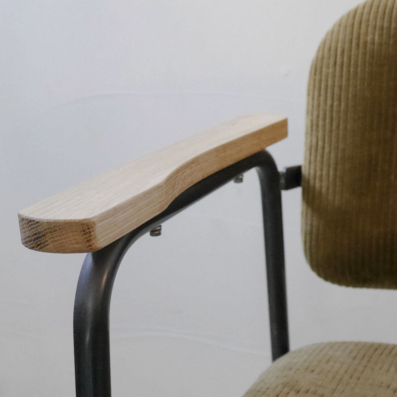 Y.T Chair