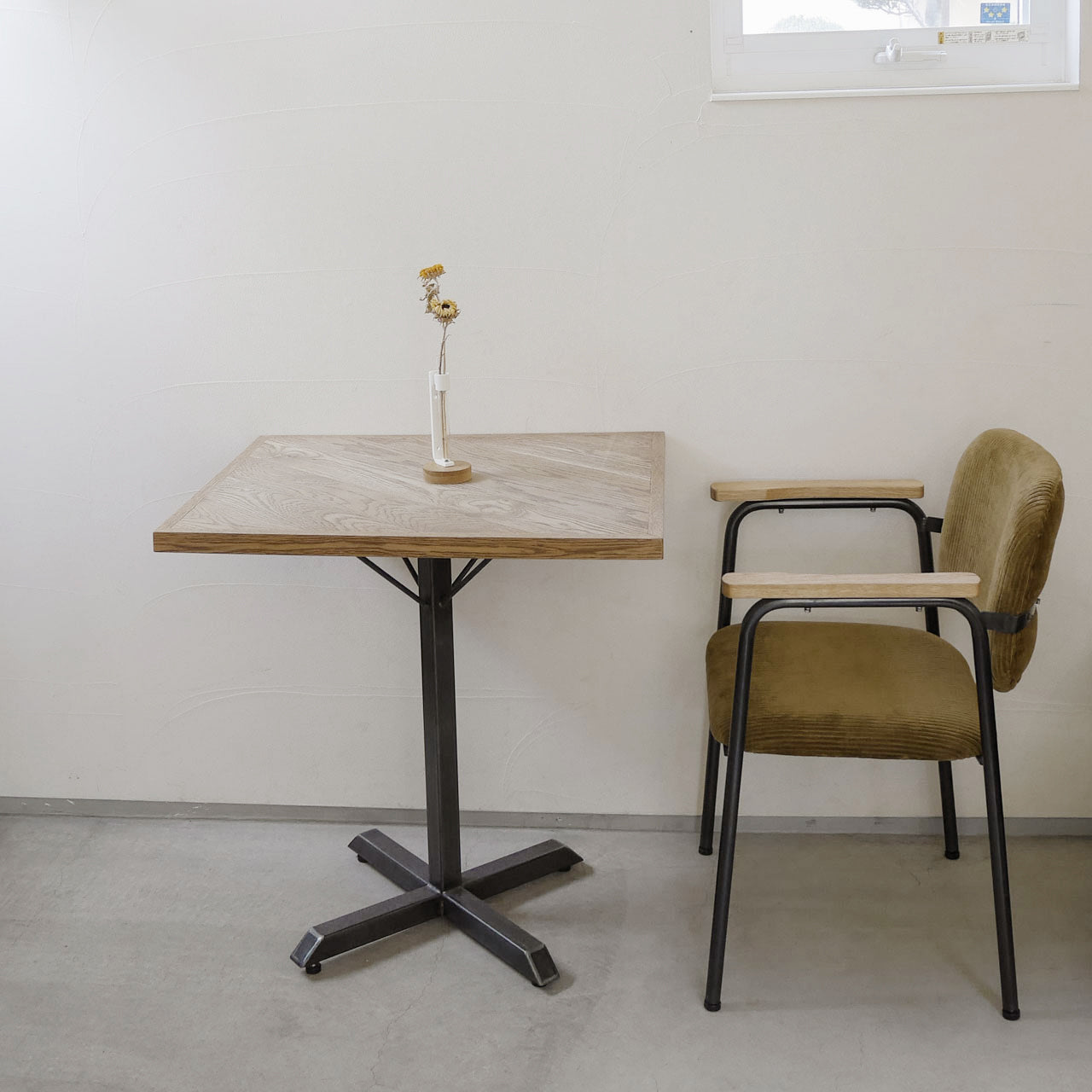 Y.T Chair