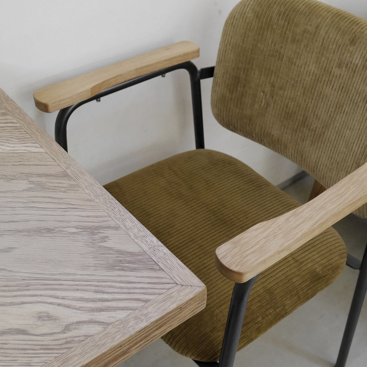 Y.T Chair