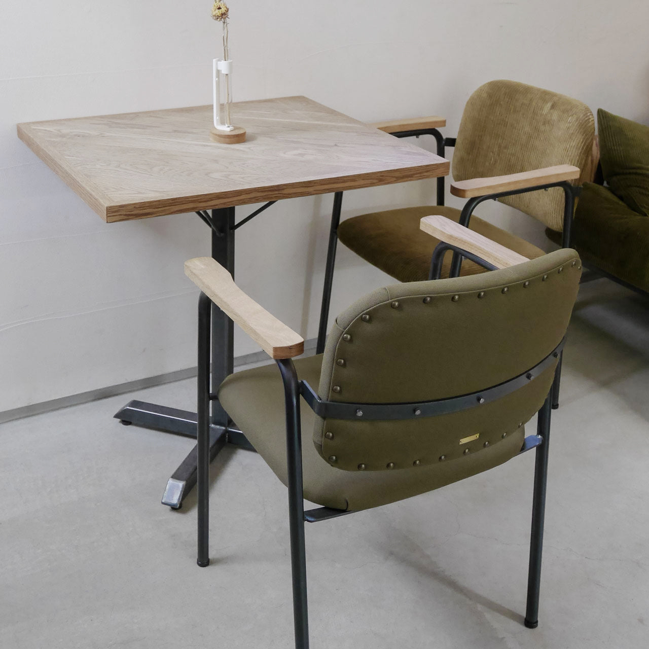 Y.T Chair