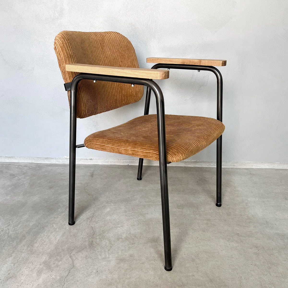 Y.T Chair