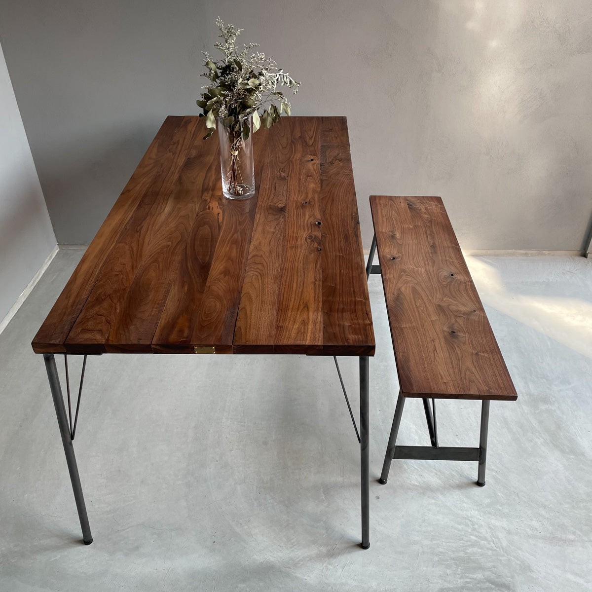 無垢材とアイアン脚のダイニングテーブル、サイズオーダー、Baum Order Furniture