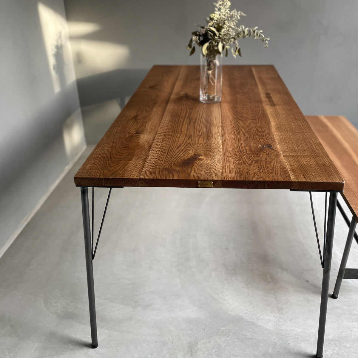 無垢材とアイアン脚のダイニングテーブル、サイズオーダー、Baum Order Furniture