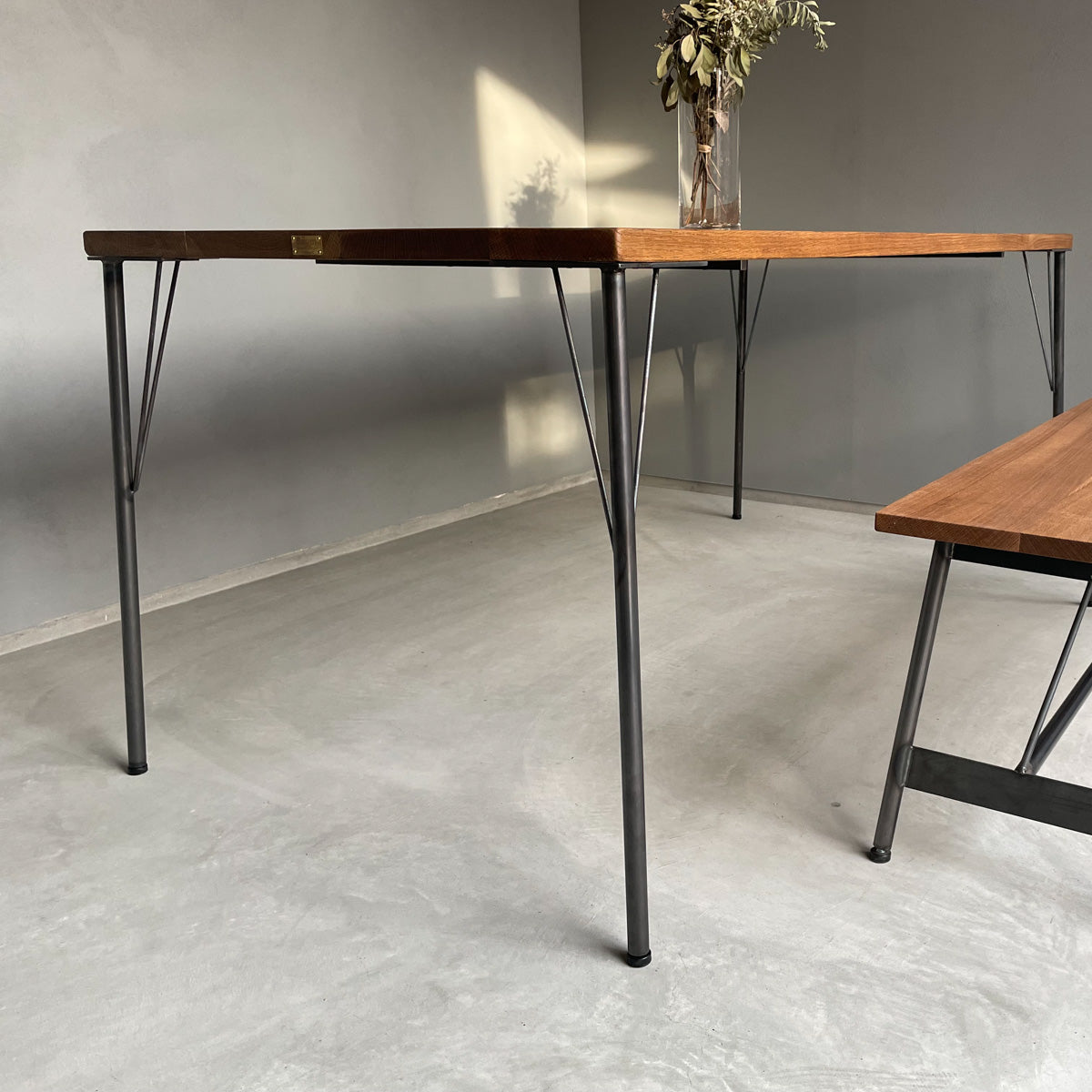 無垢材とアイアン脚のダイニングテーブル、サイズオーダー、Baum Order Furniture