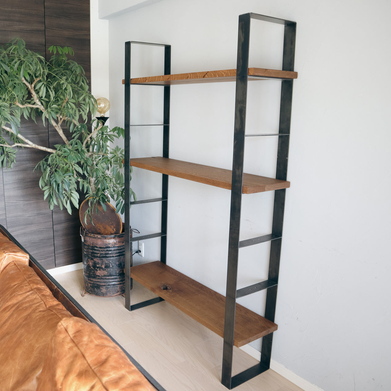 シェルフフレーム、本棚、壁付けシェルフ