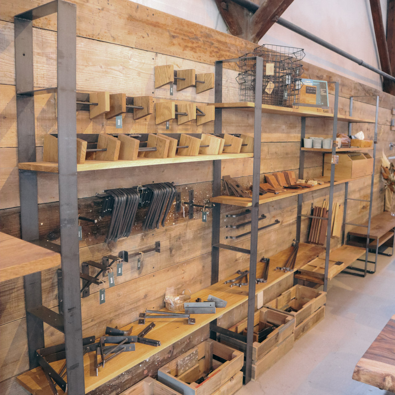 シェルフフレーム、本棚、壁付けシェルフ