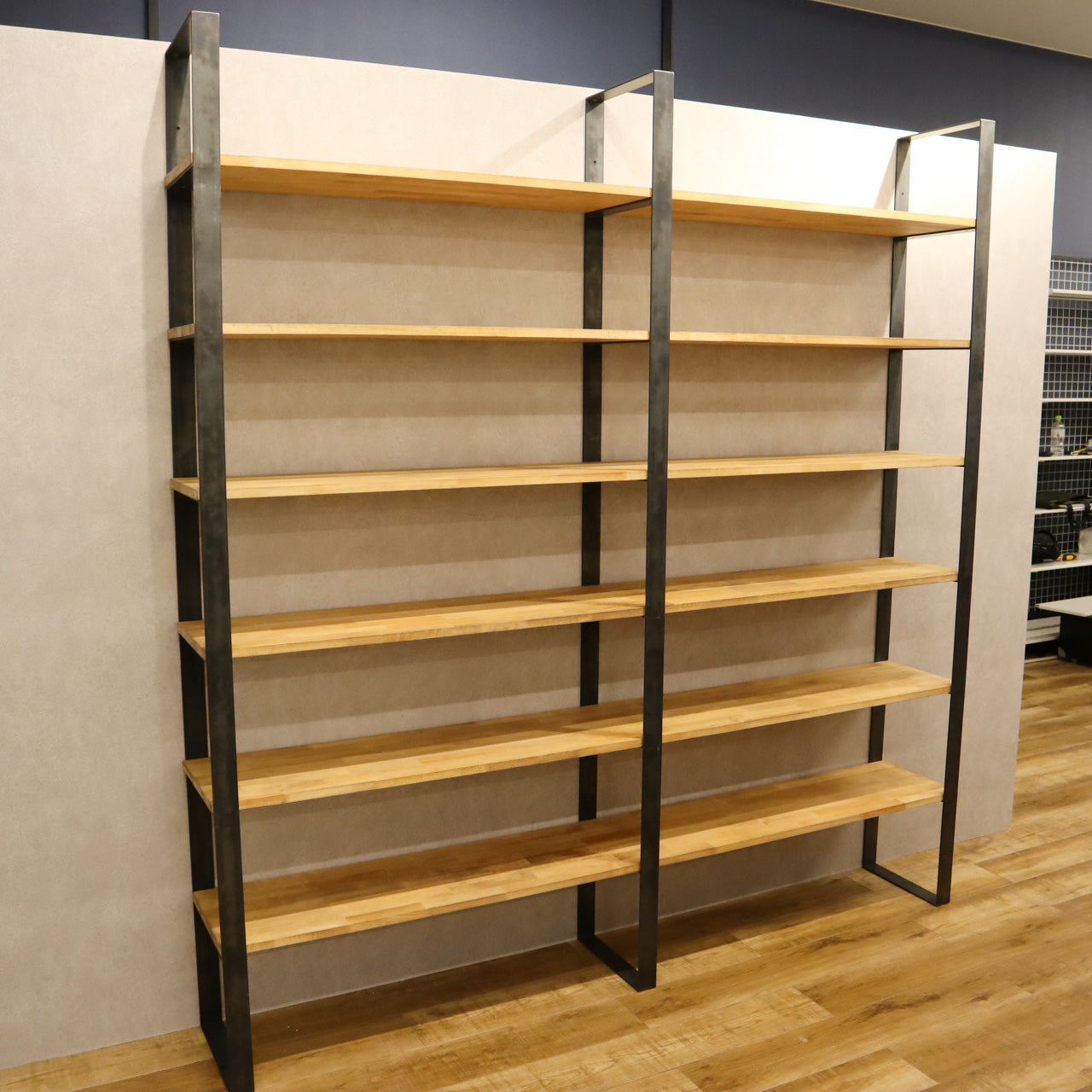 シェルフフレーム、本棚、壁付けシェルフ