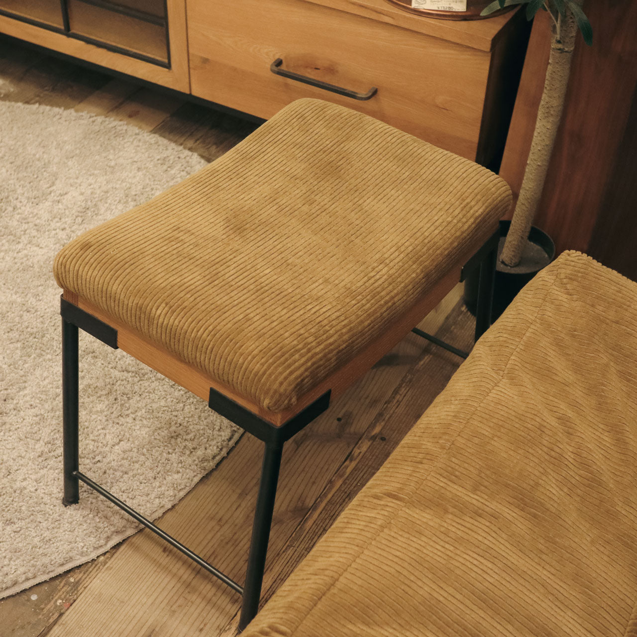 Y.T Stool