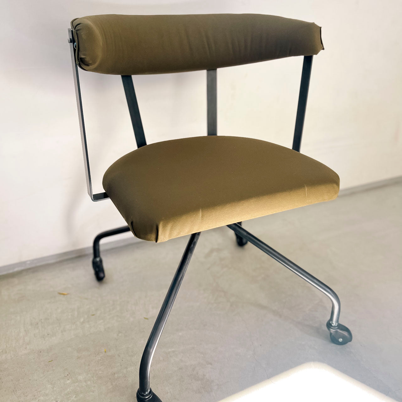 S.C Chair