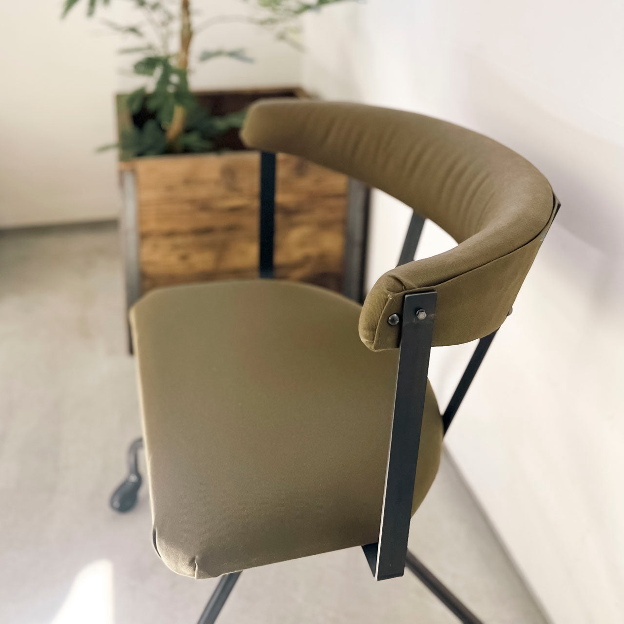 S.C Chair