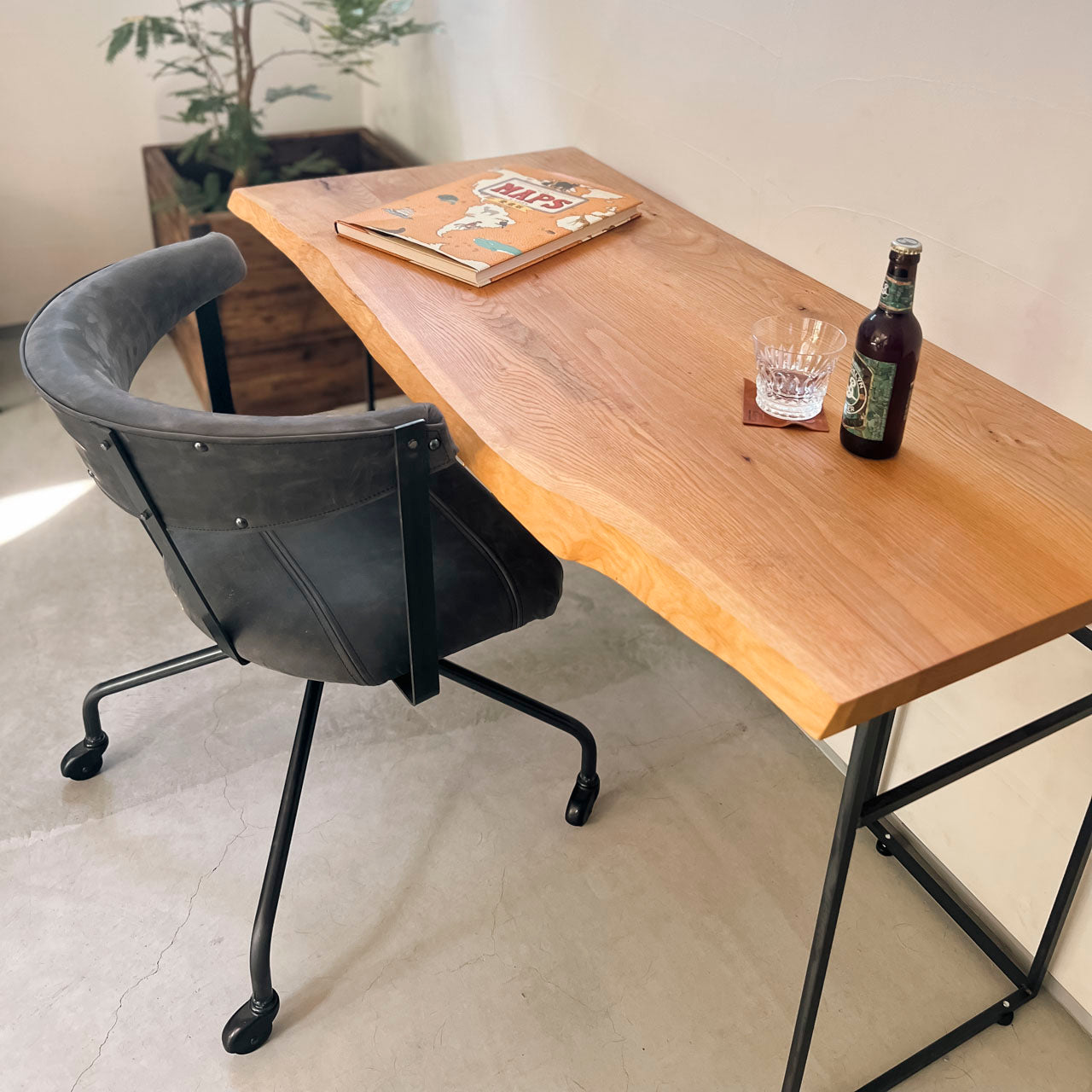 S.C Chair