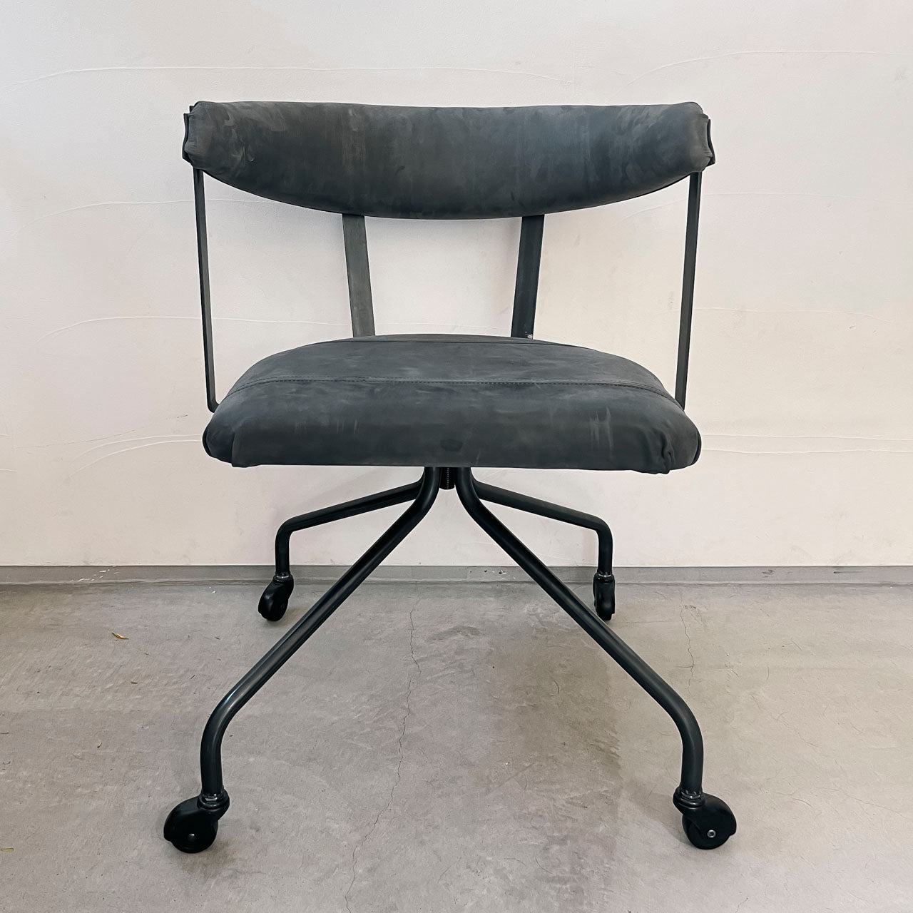 S.C Chair