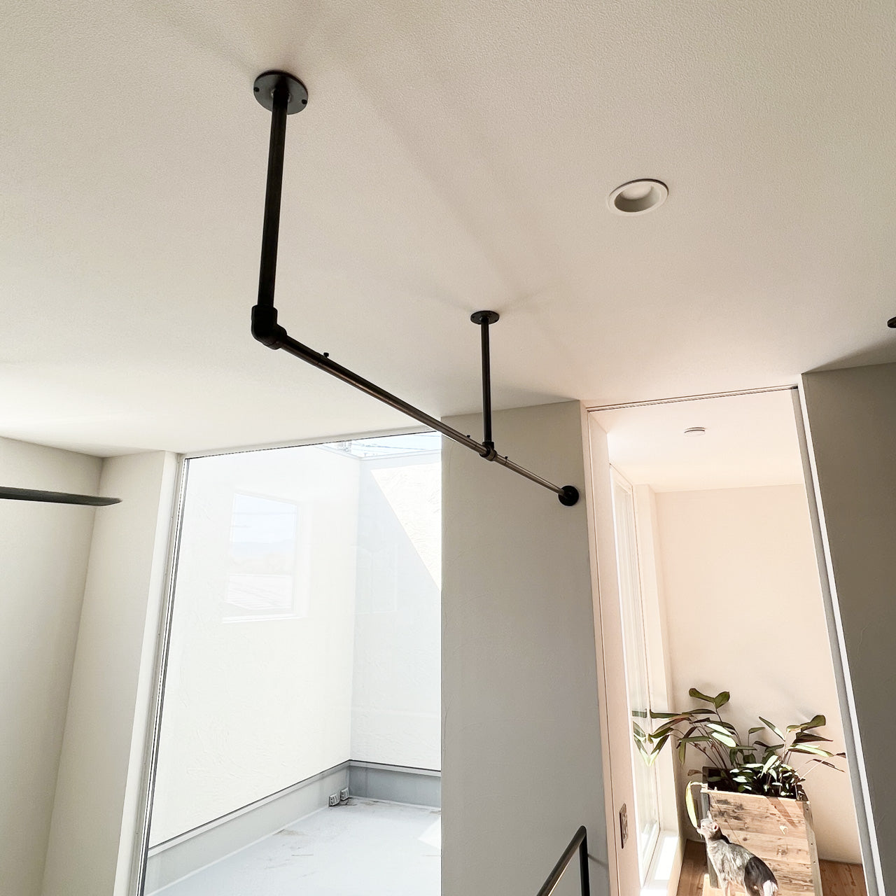 ハンガーパイプ、ハンガーバー