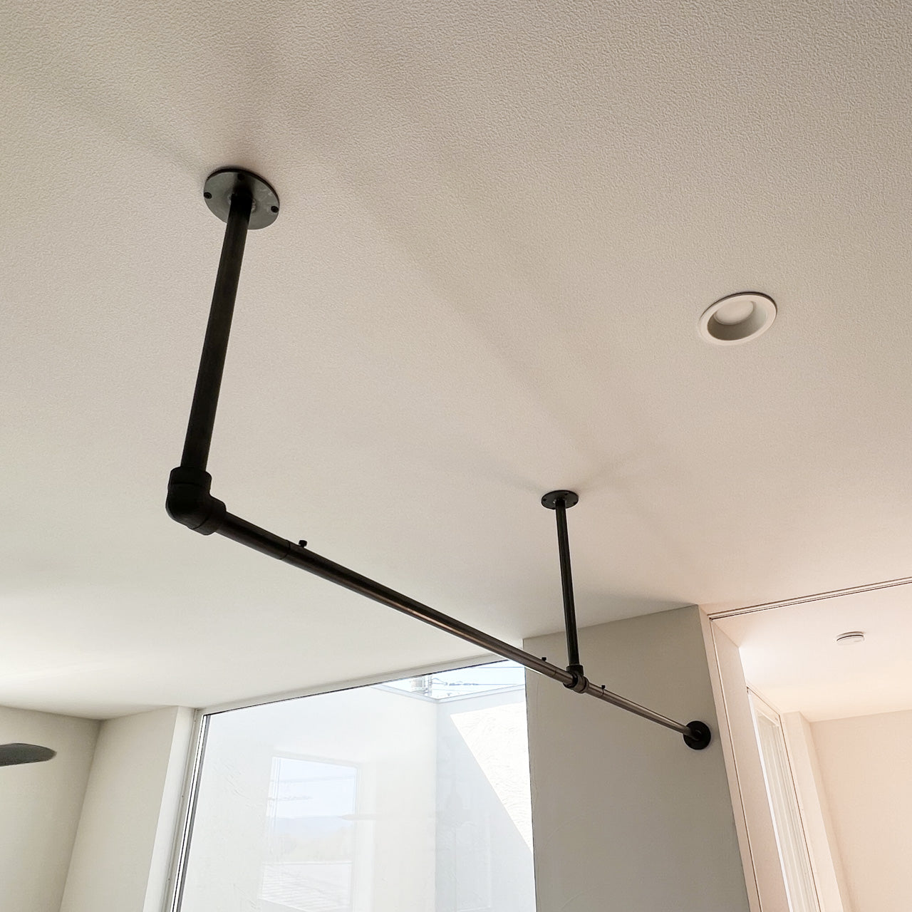 ハンガーパイプ、ハンガーバー