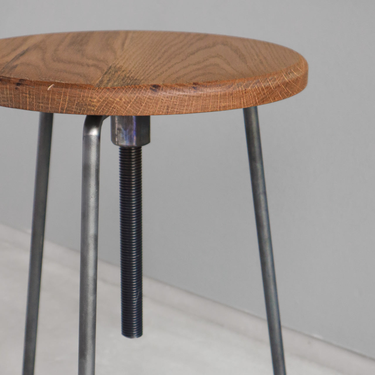 アイアンスツール