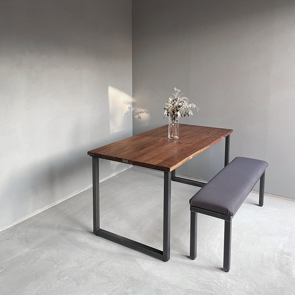 ダイニングテーブル