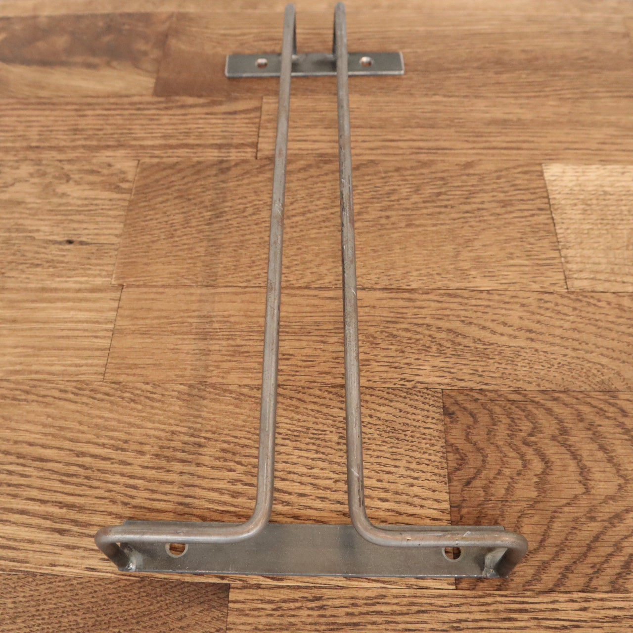 アイアングラスホルダー、ワイングラスホルダー