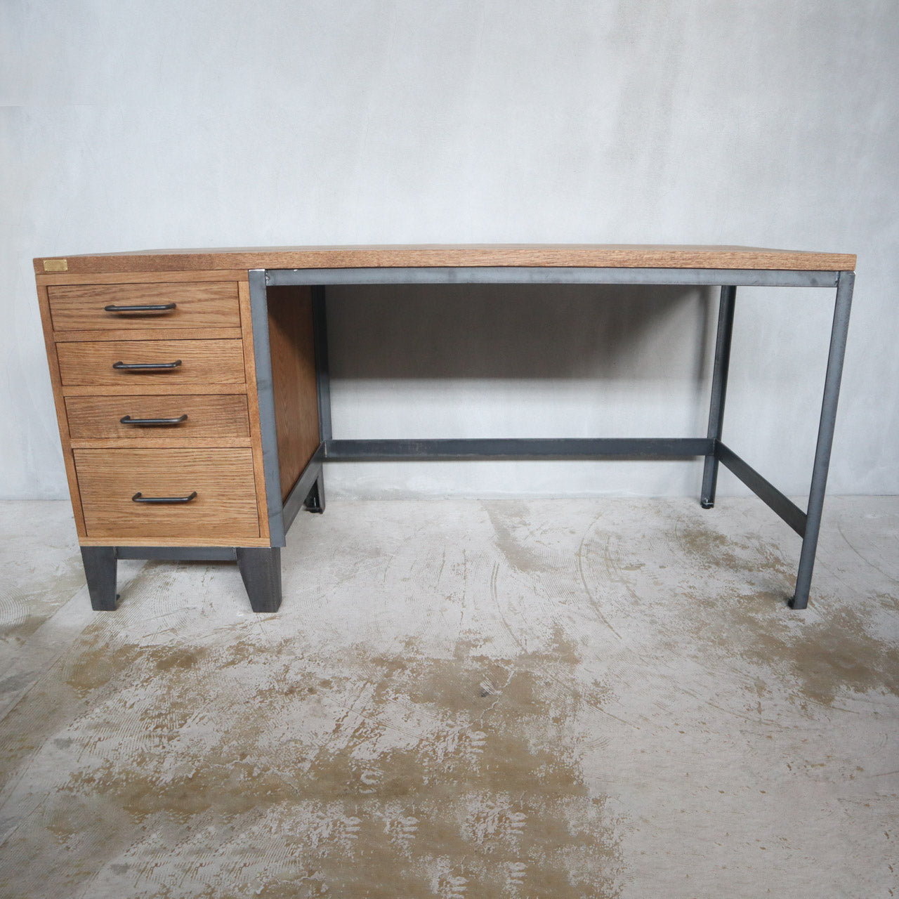 P.D Desk