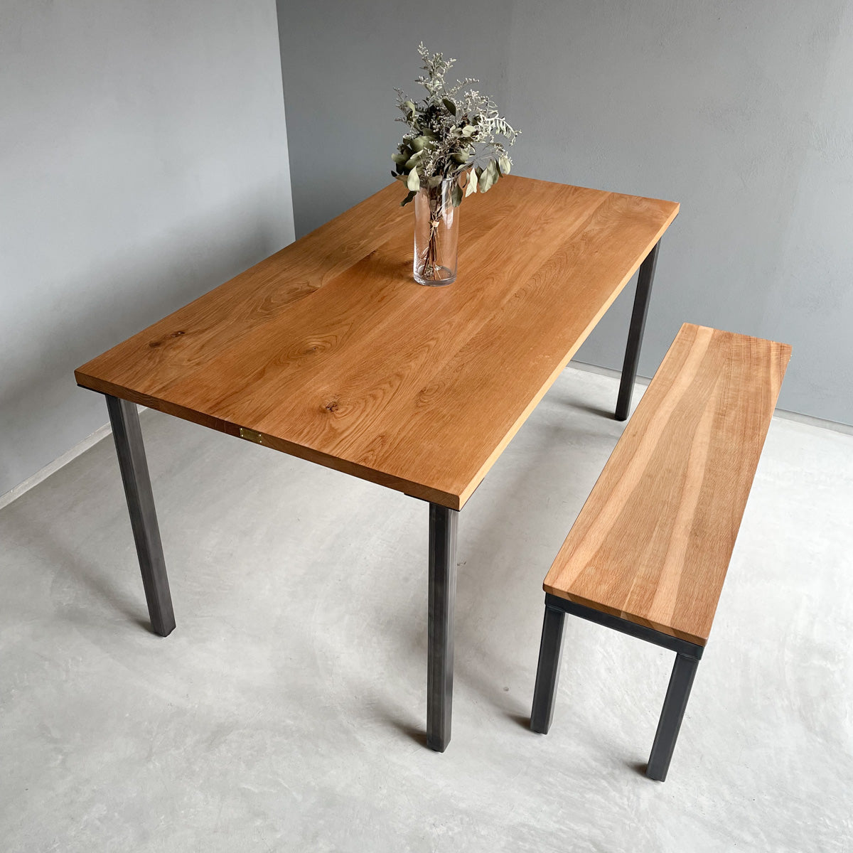 無垢材とアイアン脚のダイニングテーブル、サイズオーダー、Baum Order Furniture