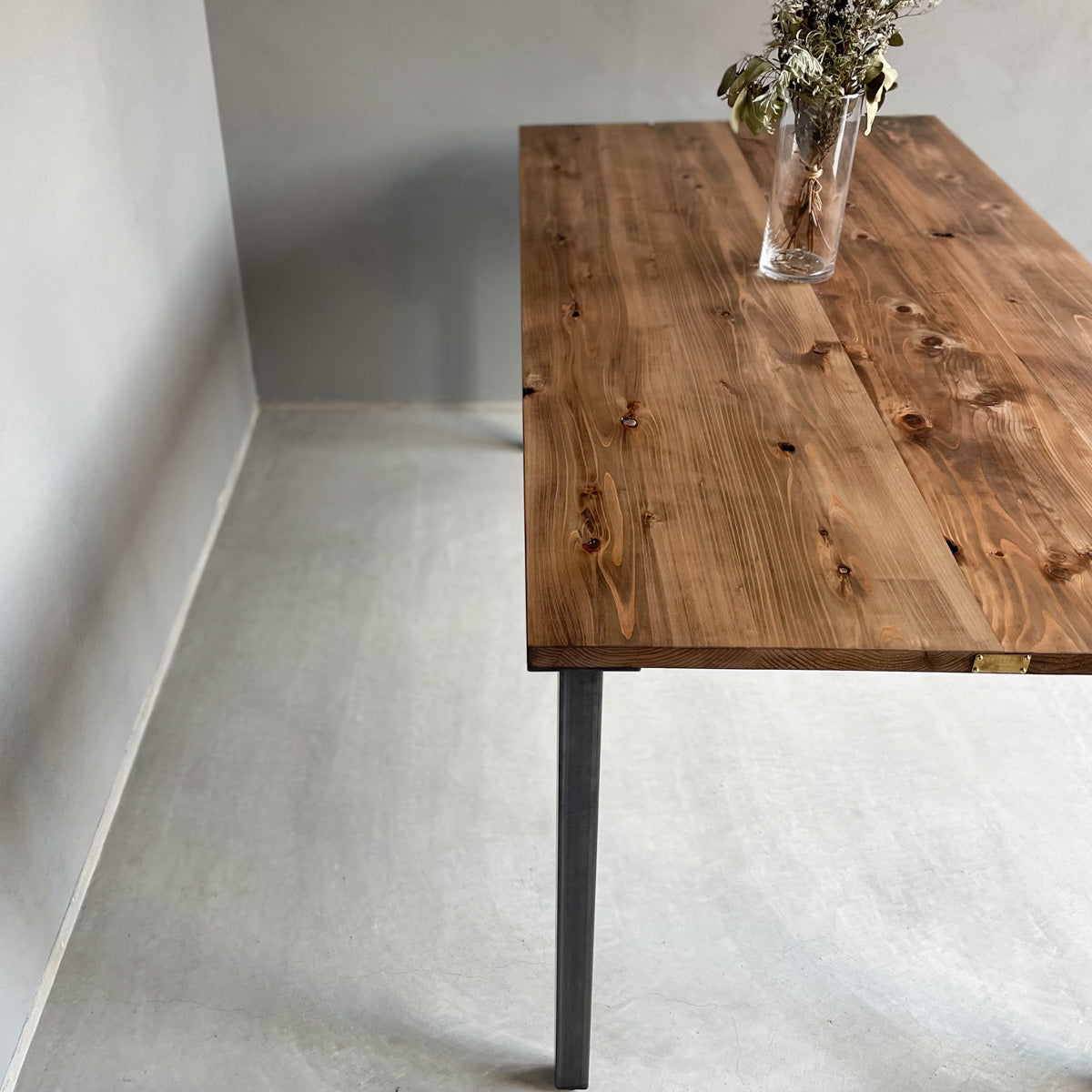 無垢材とアイアン脚のダイニングテーブル、サイズオーダー、Baum Order Furniture