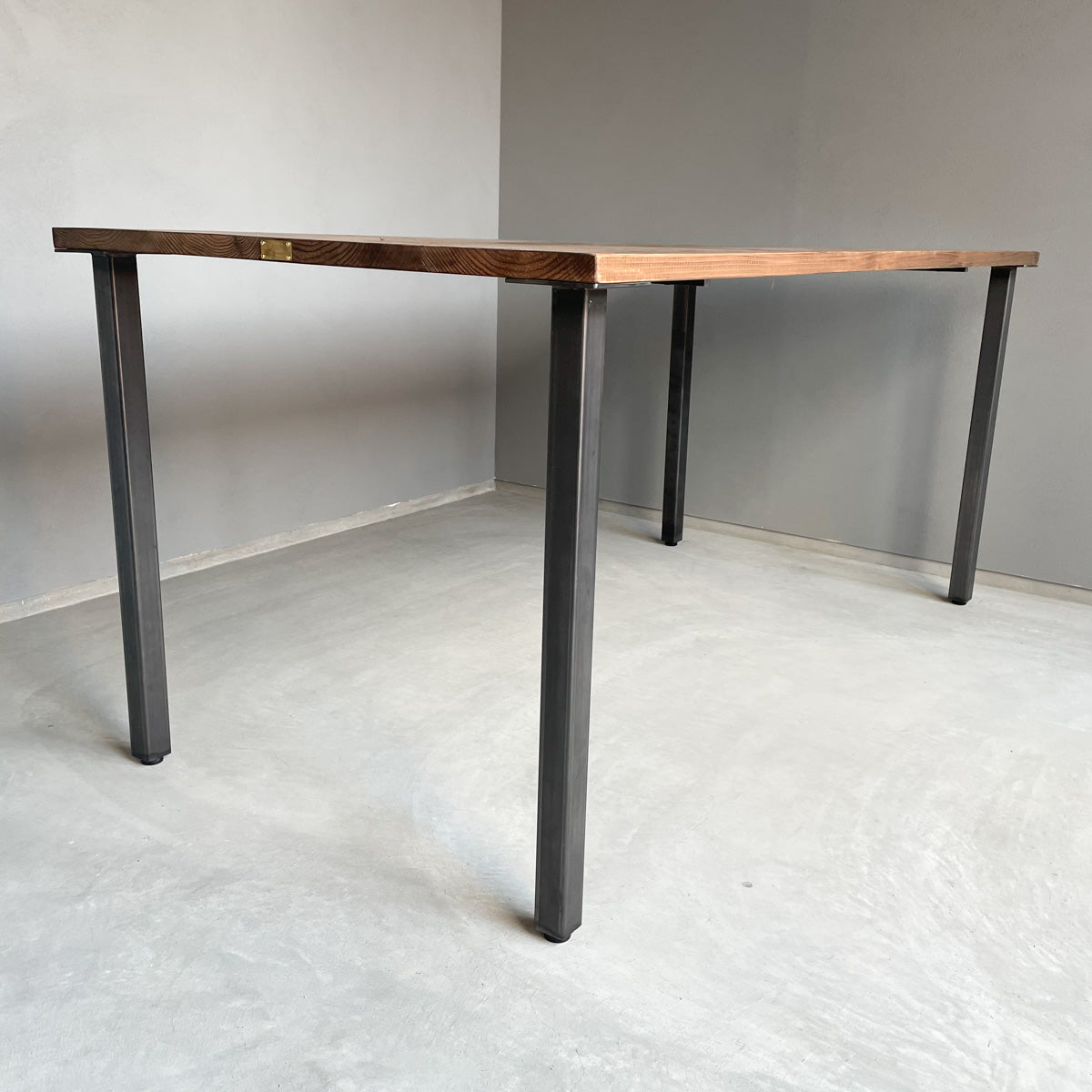 無垢材とアイアン脚のダイニングテーブル、サイズオーダー、Baum Order Furniture