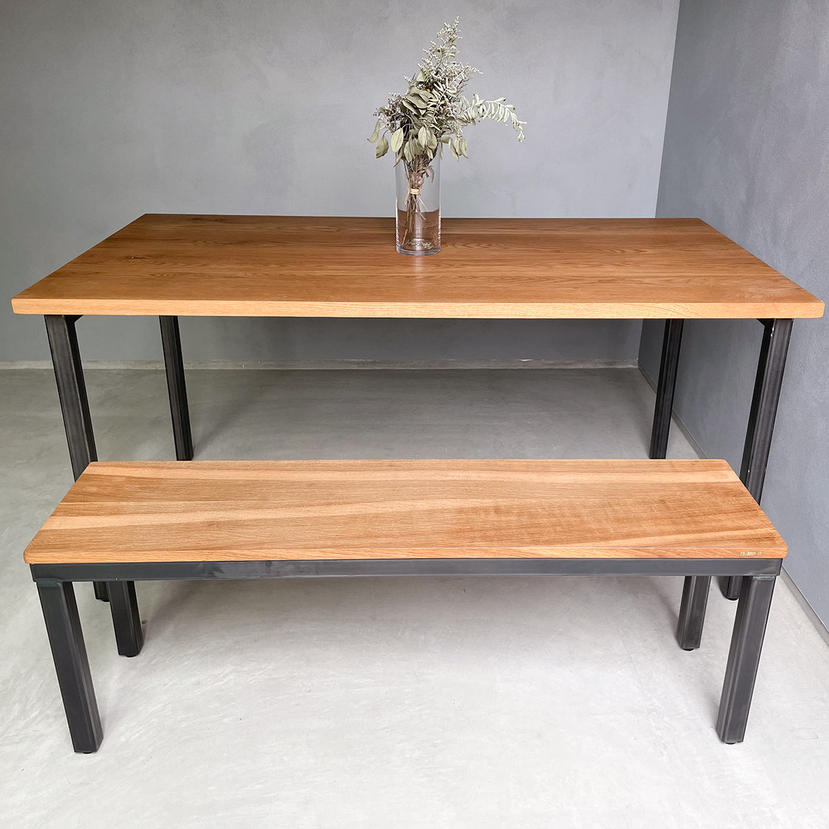 ダイニングテーブル