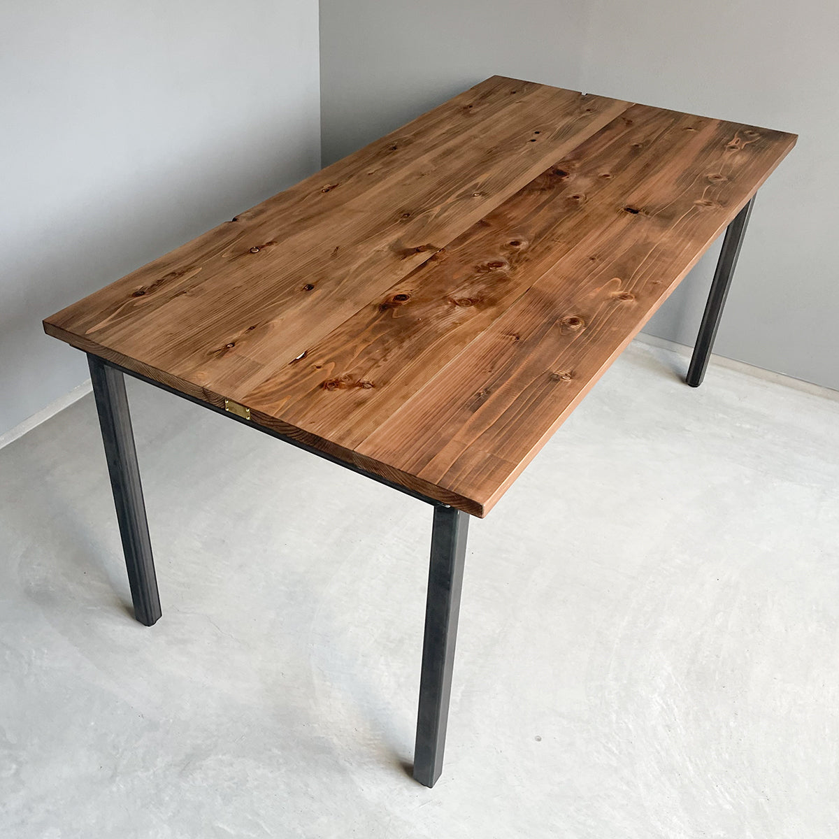 ダイニングテーブル