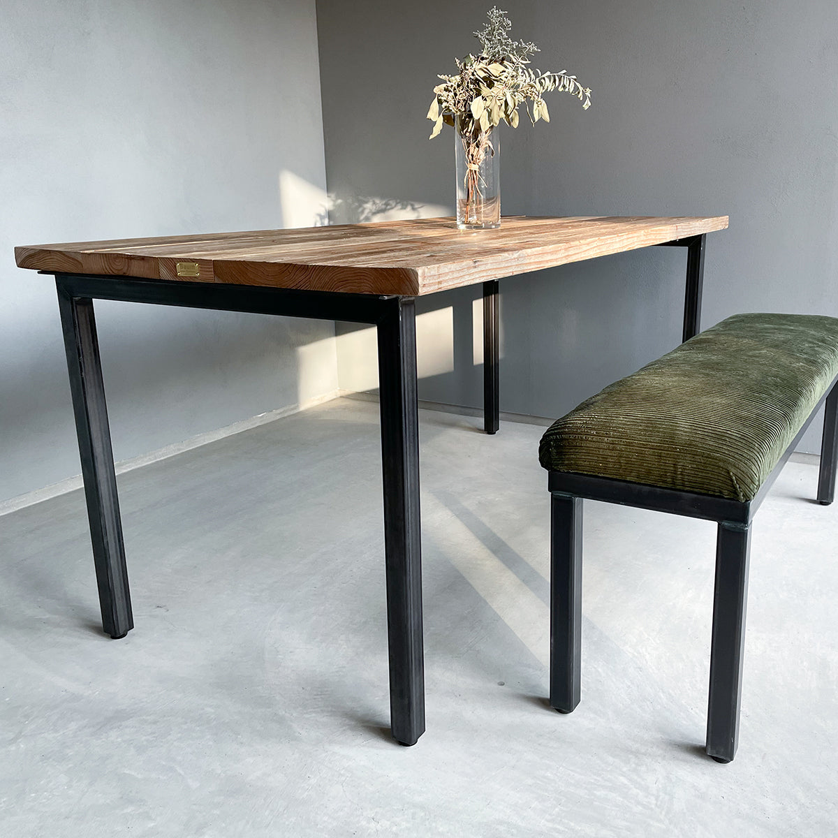 ダイニングテーブル