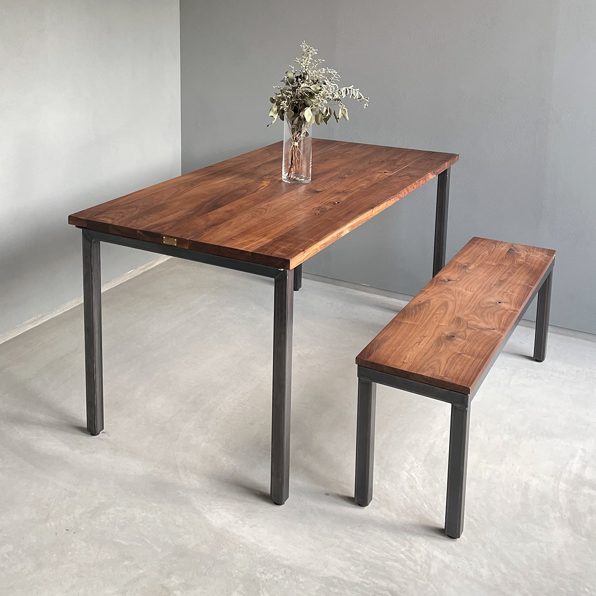 ダイニングテーブル