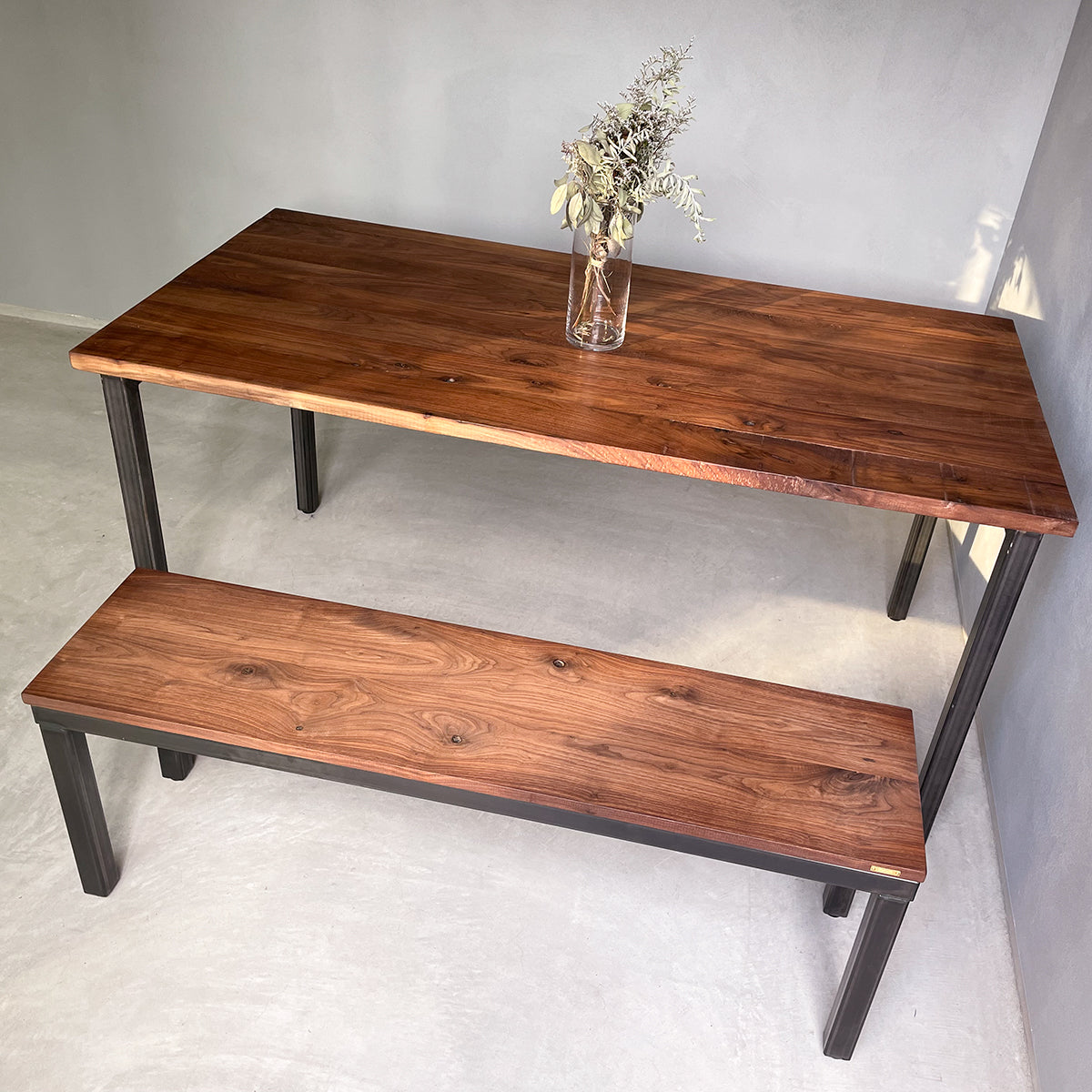 ダイニングテーブル