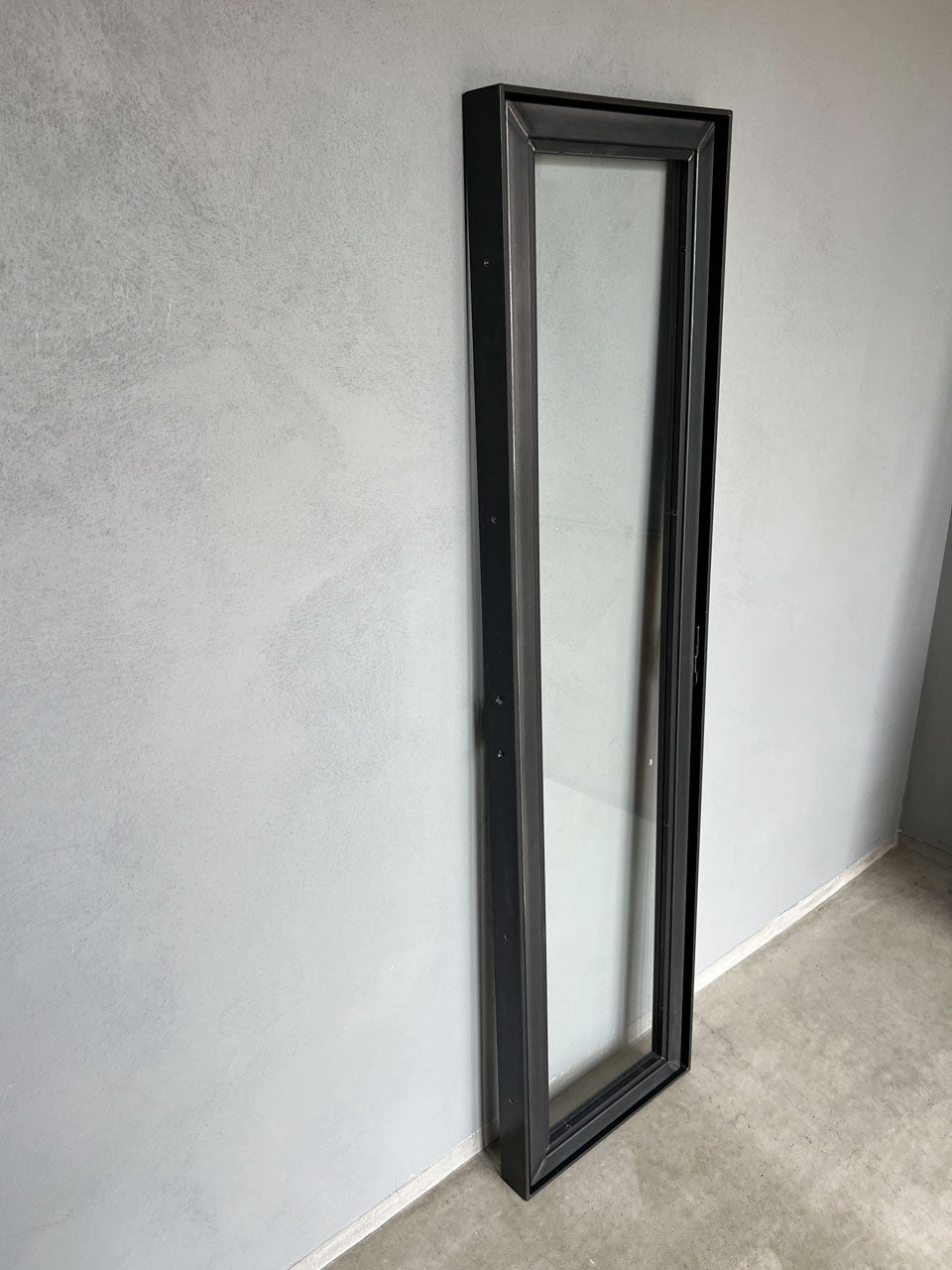 アイアン窓 アイアンウィンドウ 黒皮鉄 回転窓 横軸回転 建具 什器