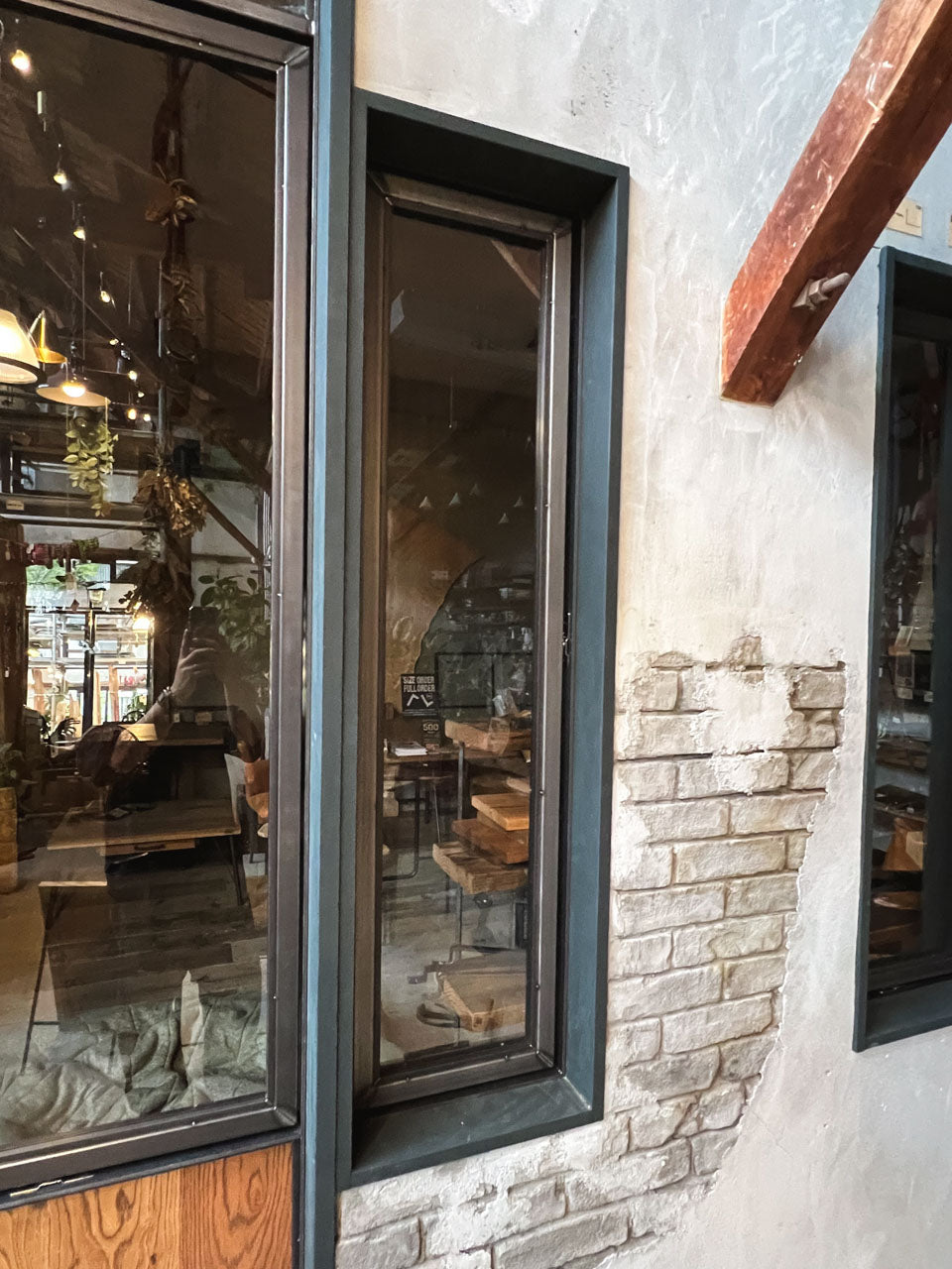 アイアン窓 アイアンウィンドウ 黒皮鉄 回転窓 横軸回転 建具 什器