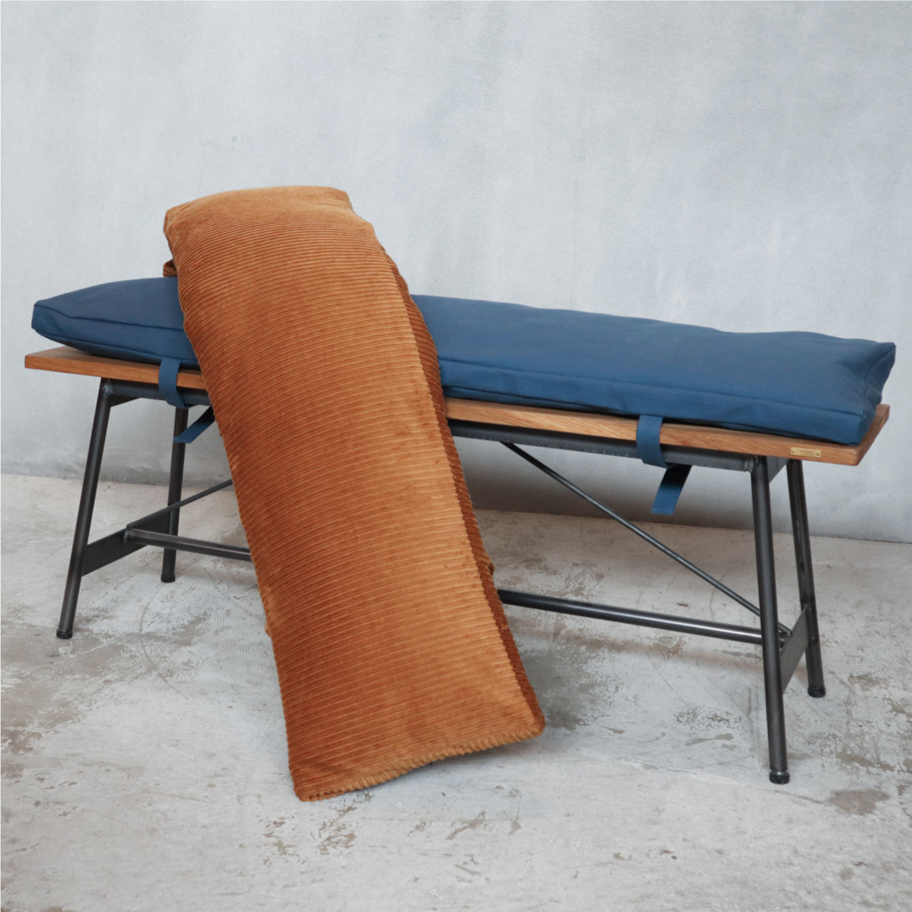 ベンチクッション