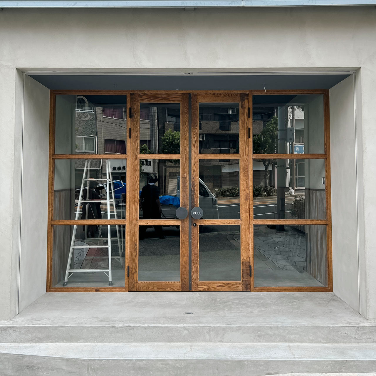 無垢材の扉 無垢材とアイアンの扉 黒皮鉄 無垢材 オーク材 ウッドドア 建具 什器