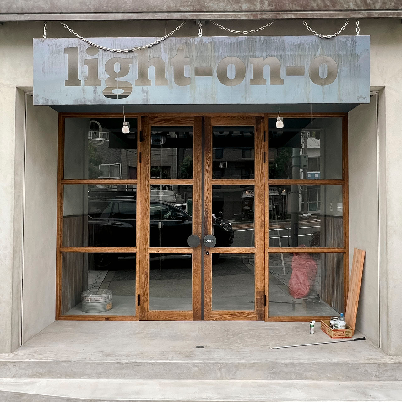 無垢材の扉 無垢材とアイアンの扉 黒皮鉄 無垢材 オーク材 ウッドドア 建具 什器