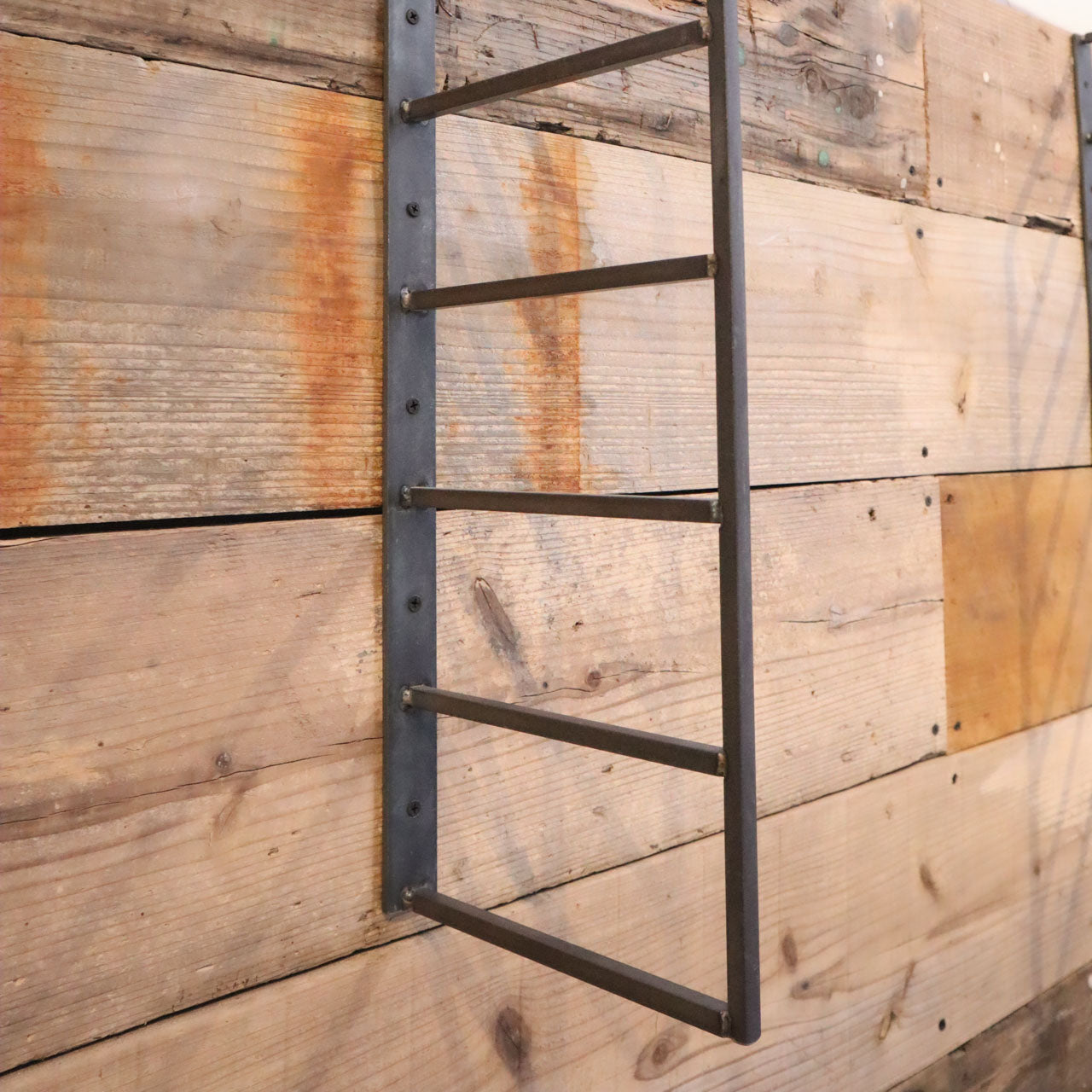 シェルフフレーム、ウォールシェルフ、本棚、壁付けシェルフ