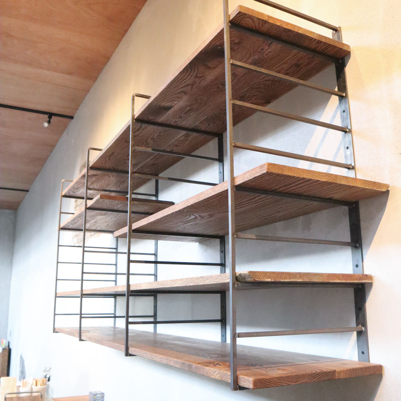 シェルフフレーム、ウォールシェルフ、本棚、壁付けシェルフ