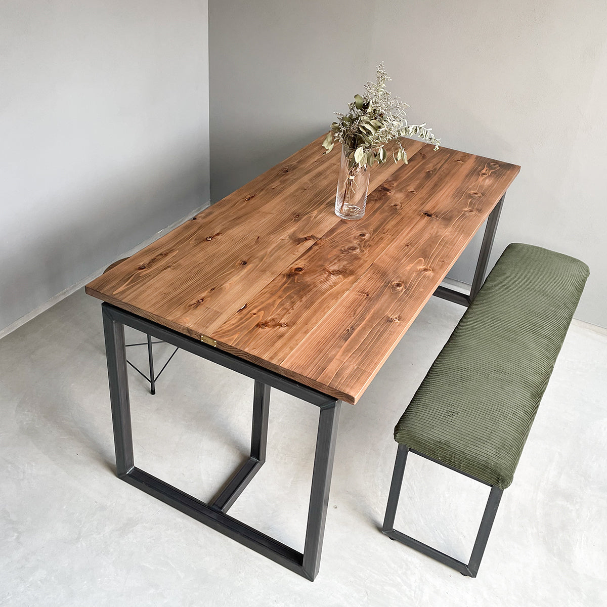 ダイニングテーブル