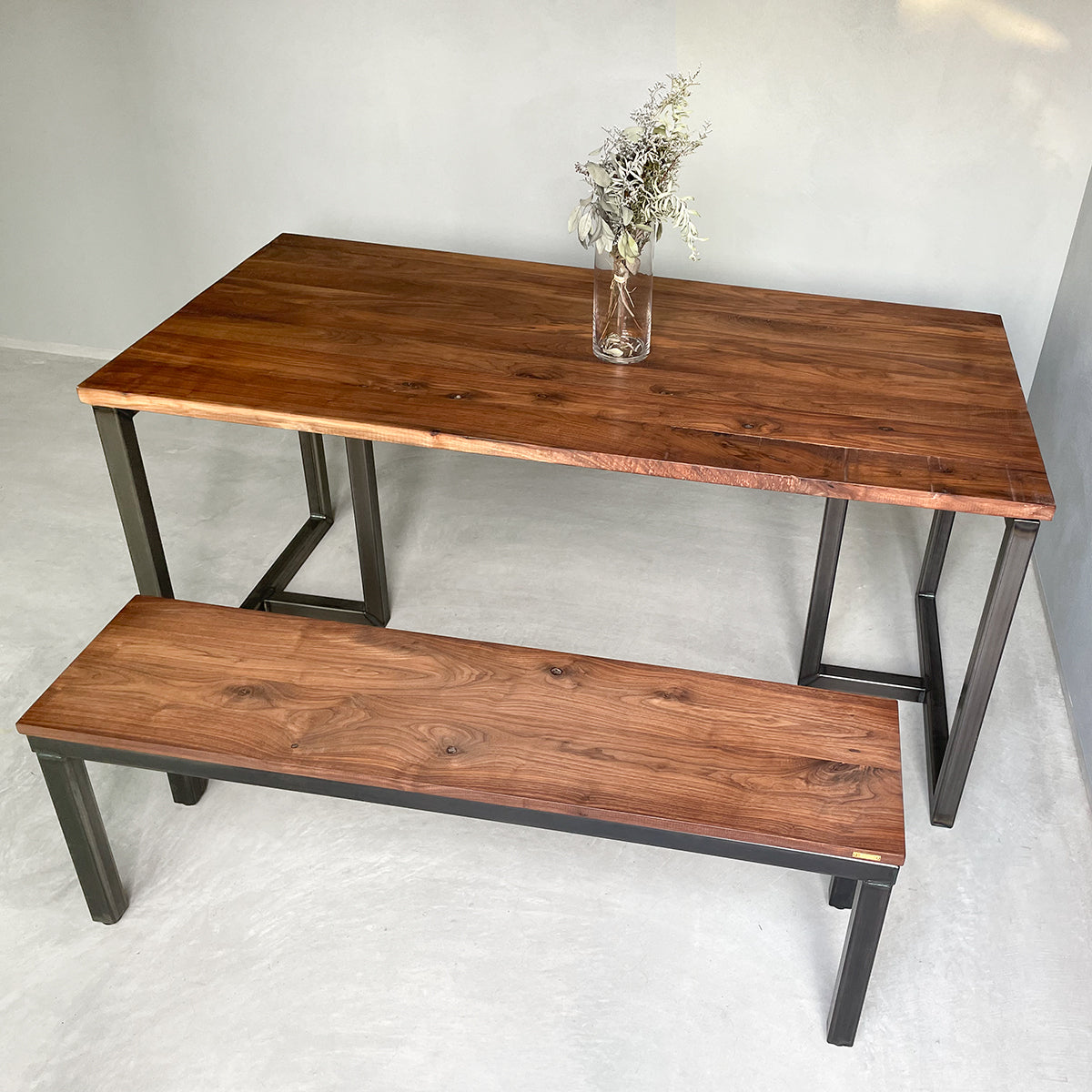 ダイニングテーブル